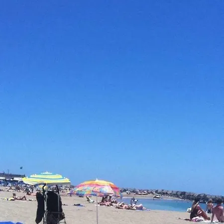 Sea View Apartment, Terrace. Beach At 200 Mtm شقة