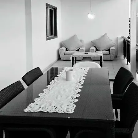 شقة Sea View Apartment, Terrace. Beach At 200 Mtm *